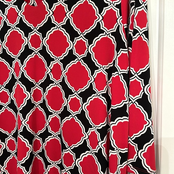 Chico’s Patterned Blouse - Picture 6 of 6